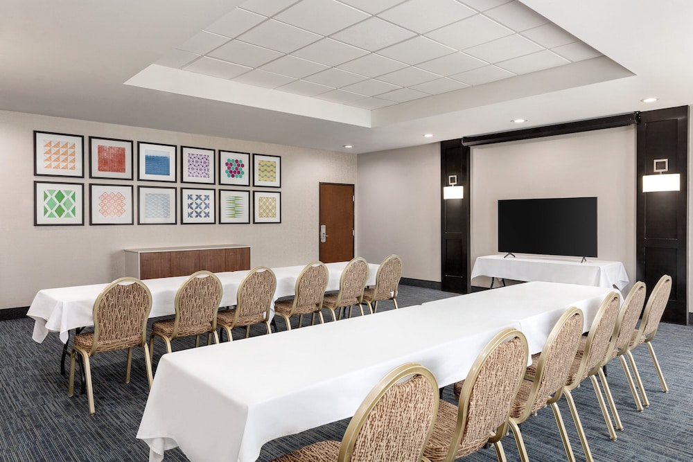 Holiday Inn Express Hotel & Suites Waycross by IHG - photo 43