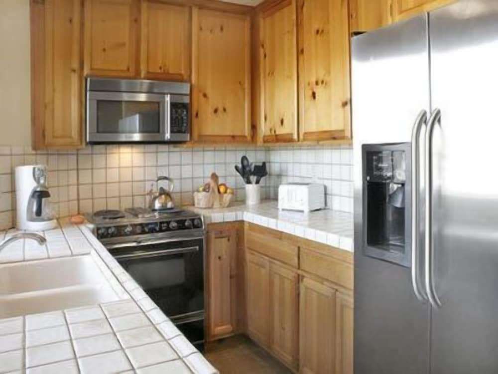 Bodega Harbor Inn - photo 16