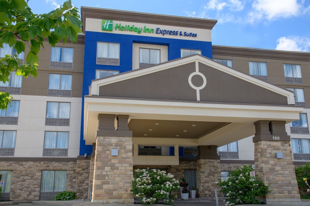 Holiday Inn Express & Suites Huntsville by IHG in Huntsville, Canada