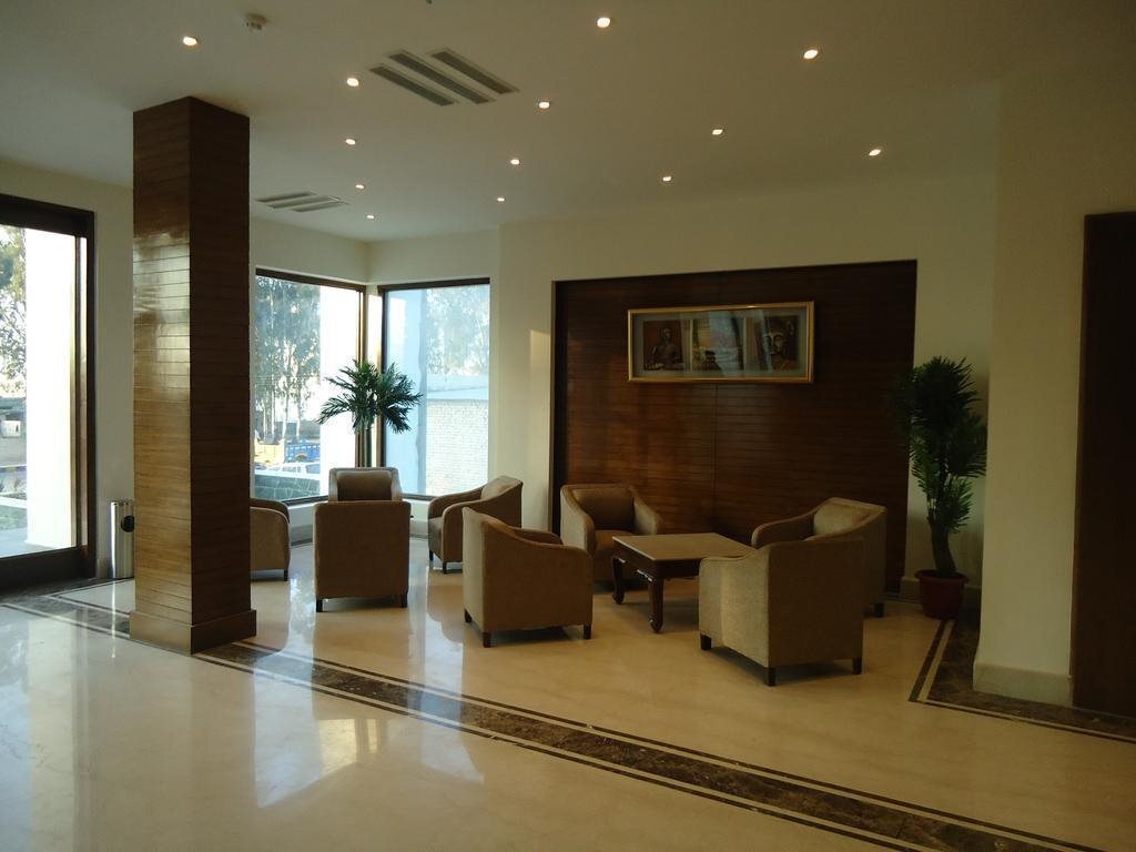 Deventure Hotel in Karnal, India