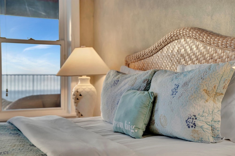 Stones Throw Beachfront Luxury Suites - photo 12