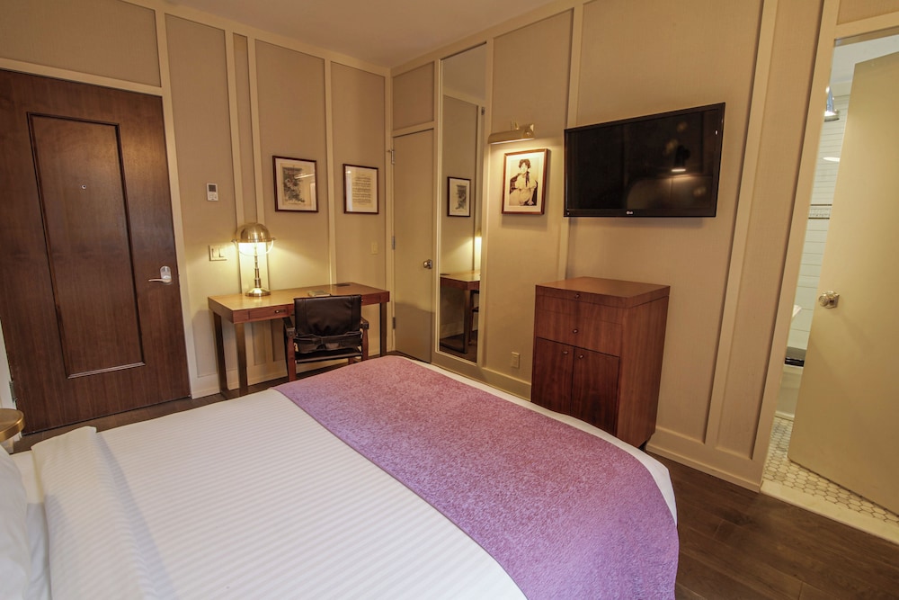 The Evelyn Hotel - photo 11