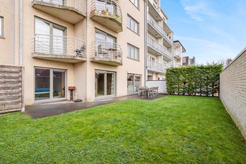 Luxury apartment with garden close to the beach — 4-Star Luxury Hotel in Ostend, Belgium