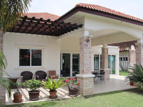 Beautiful 2 bedroom villa with a dedicated office — 4-Star Luxury Hotel in Hua Hin, Thailand