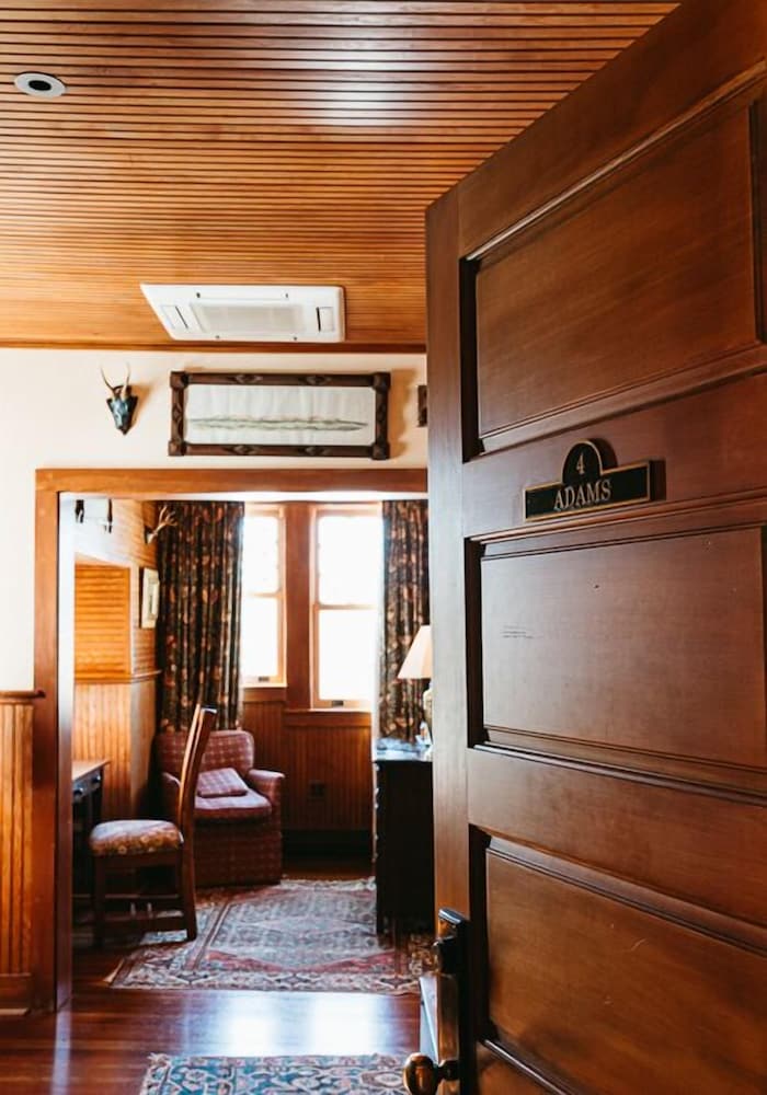 Deer Mountain Inn - photo 11