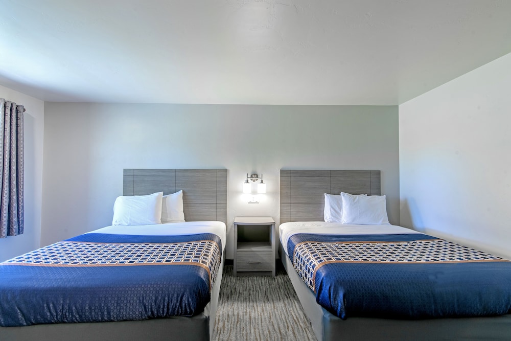 The Gunnison Inn at Dos Rios Golf Course - photo 14
