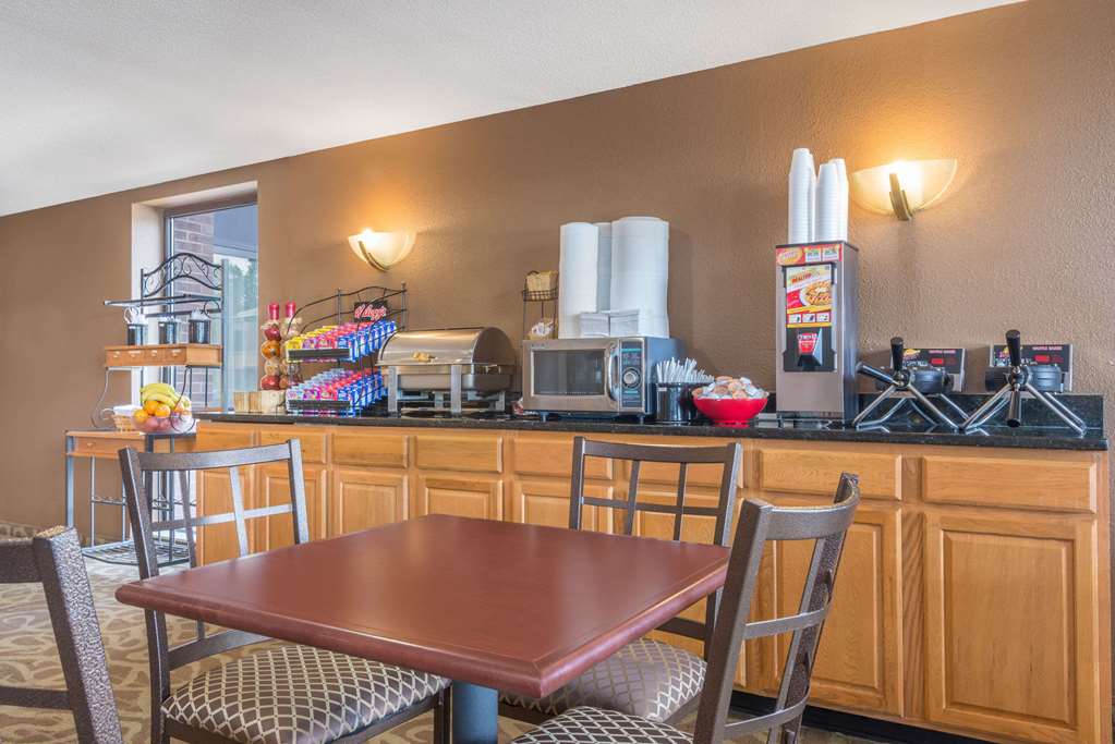 Ramada by Wyndham Columbus North - photo 23