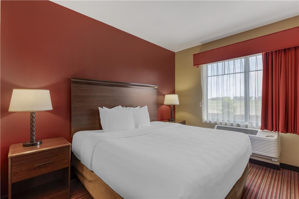 Best Western Plus Hudson Hotel & Suites - photo 9
