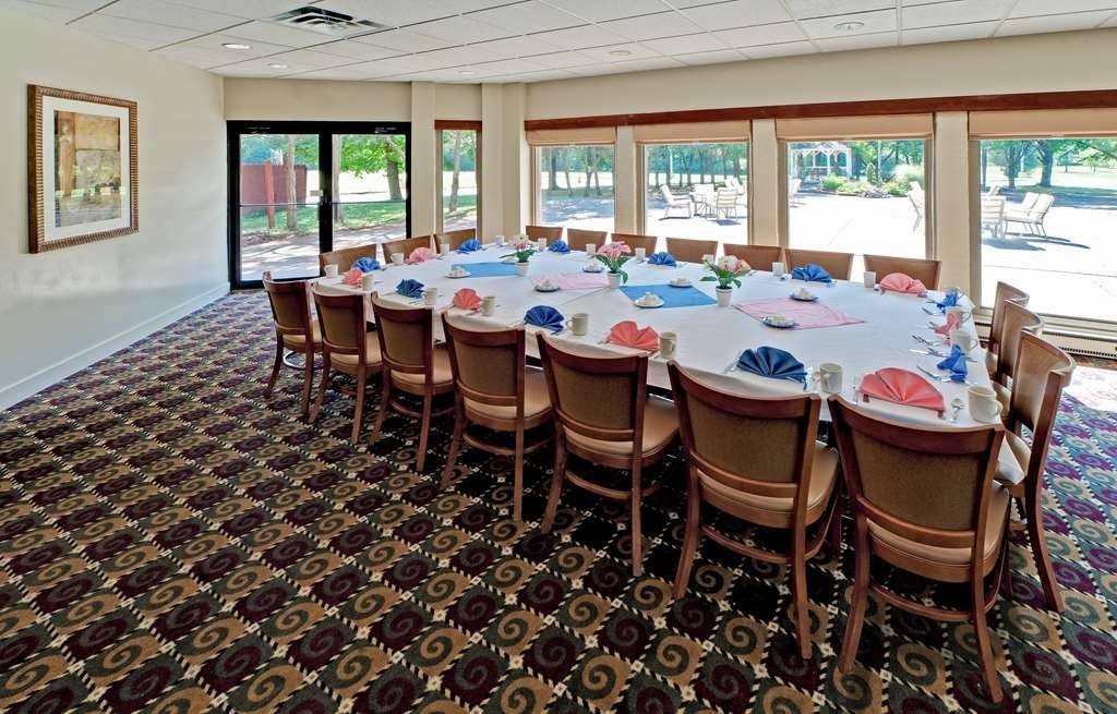 Radisson Hotel Rochester Airport - photo 14