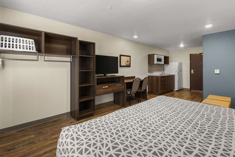 Woodspring Suites Bowling Green I 65 - photo 16