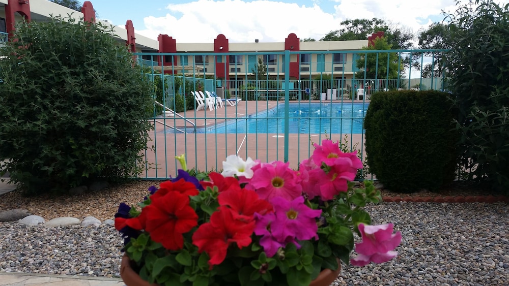 Days Inn by Wyndham Santa Fe New Mexico - photo 19