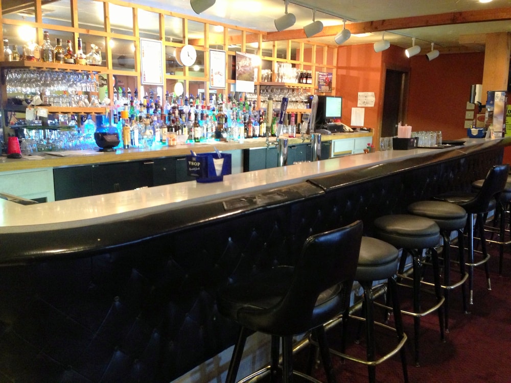 Cedar Inn - photo 18