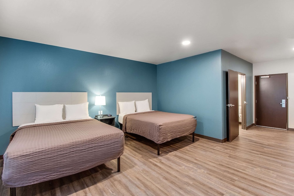 WoodSpring Suites Bakersfield Airport - photo 6