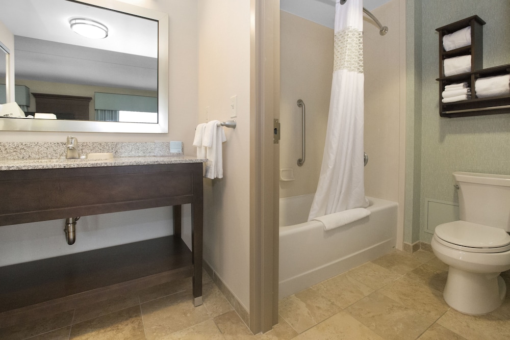 Hampton Inn Pittsburgh Bridgeville - photo 36