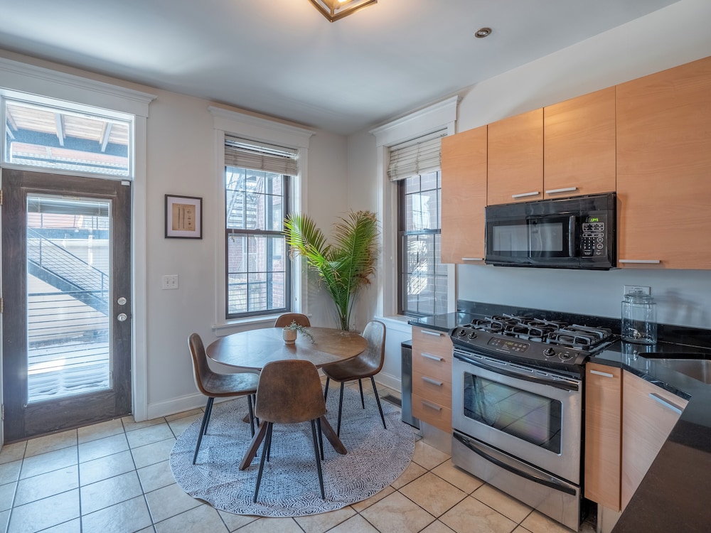 Wrigleyville Suites - photo 52