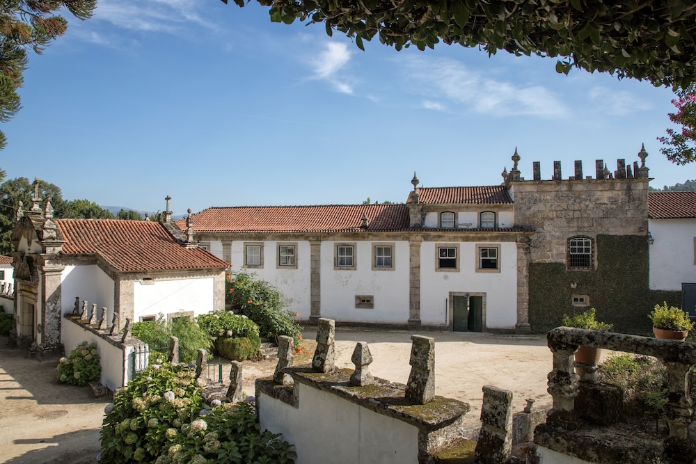 Casa Do Campo — 4-Star Luxury Hotel in Celorico De Basto, Portugal