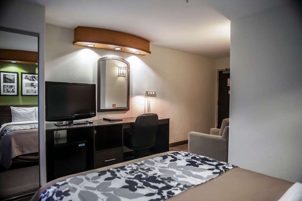 Sleep Inn & Suites Emmitsburg - photo 9