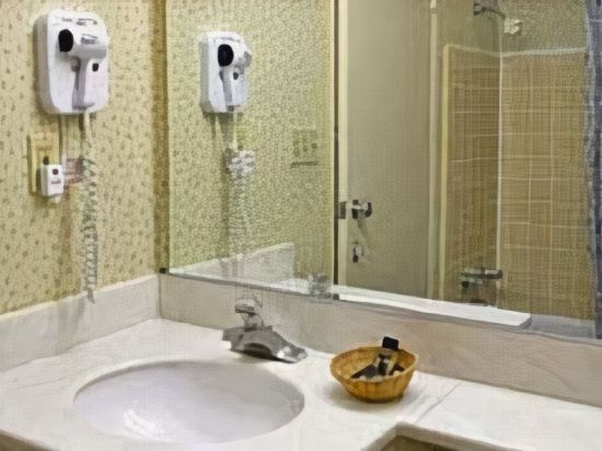 Travelodge - photo 12