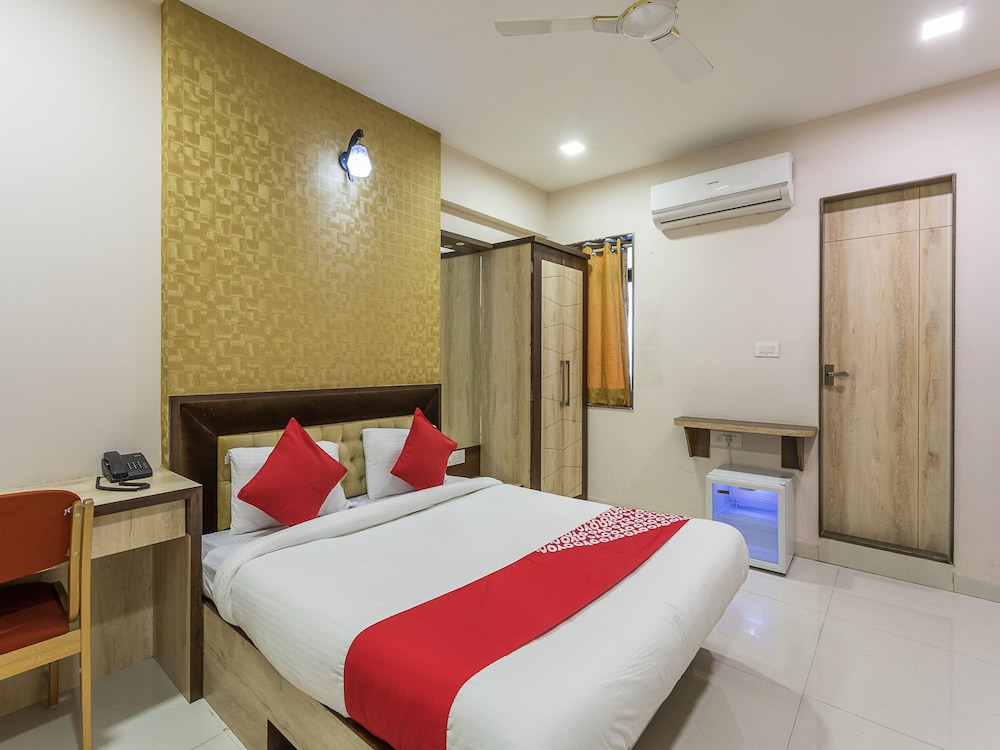 Oyo 15855 The Tripti - last minute hotel in Indore