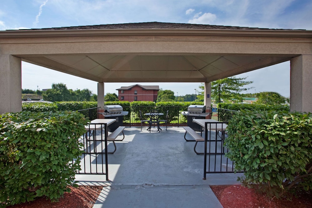 Sonesta Simply Suites Pittsburgh Airport - photo 26