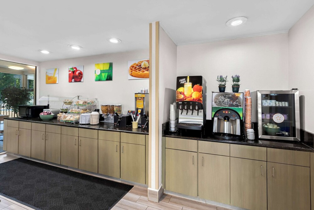 Quality Inn Atlanta Northlake - photo 27