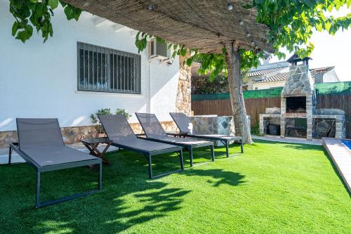 Traditional Villa — 4-Star Luxury Hotel in Creixell, Spain