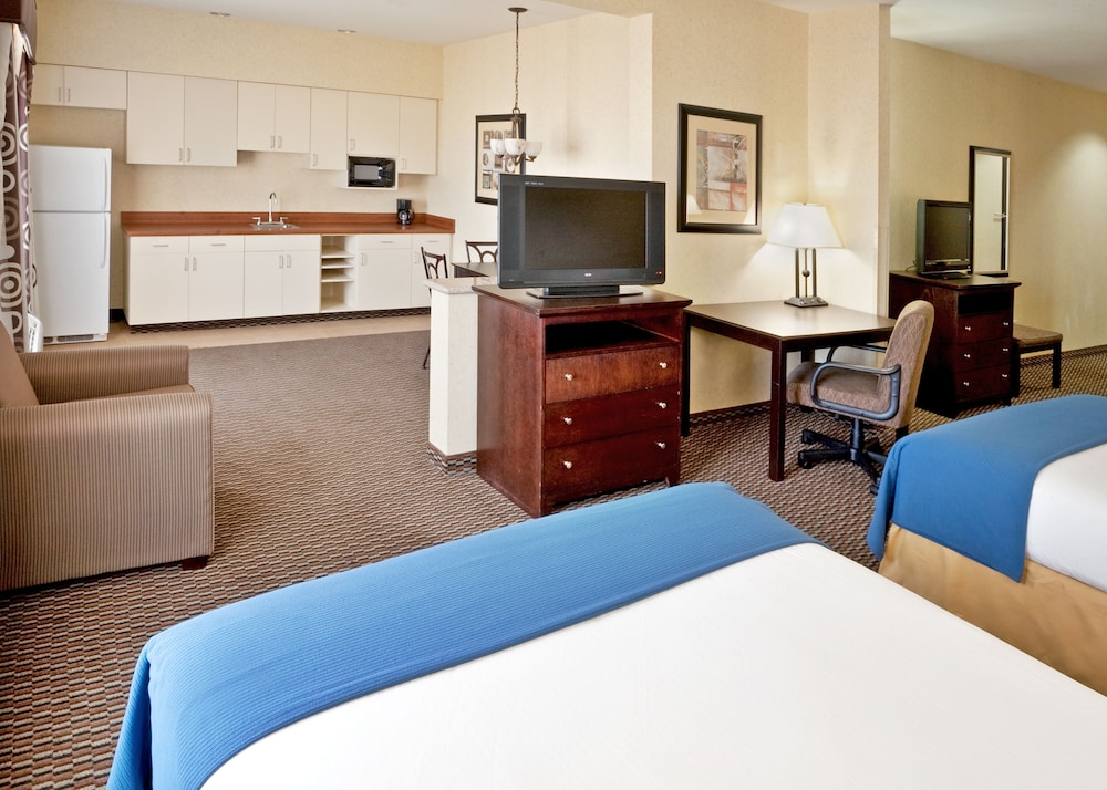 Holiday Inn Express & Suites Nampa Idaho Center an IHG Hotel - photo 4