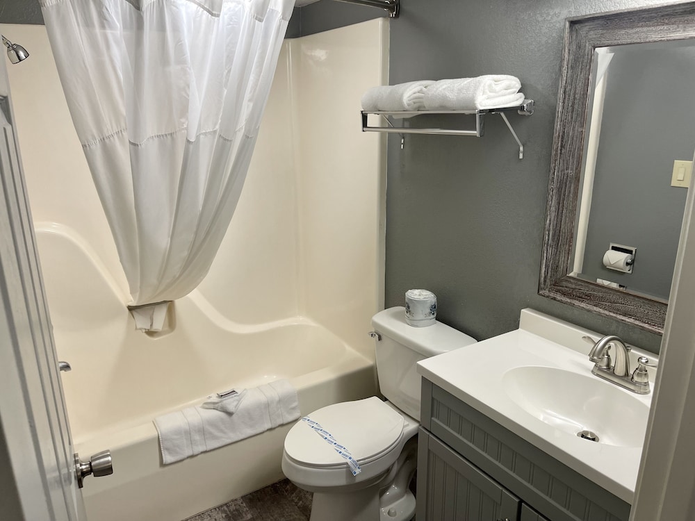 Lake Norfork Inn - photo 34