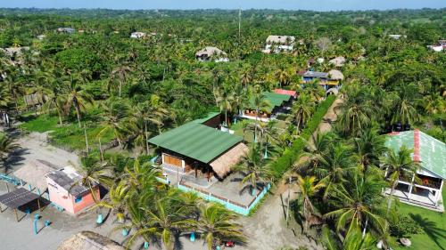 PalMar Ecolodge - carbon neutral hotel in Monitos
