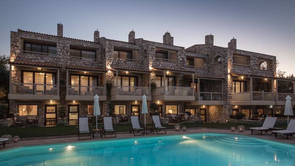 Enalio Suites in Korinthos, Greece