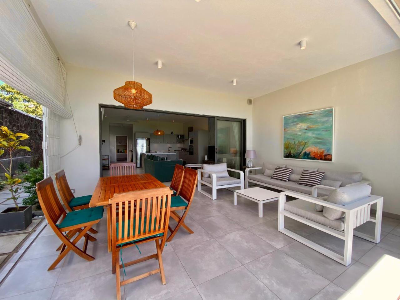 Beachfront Duplex with Direct Beach Access — Cap Malheureux — photo 2