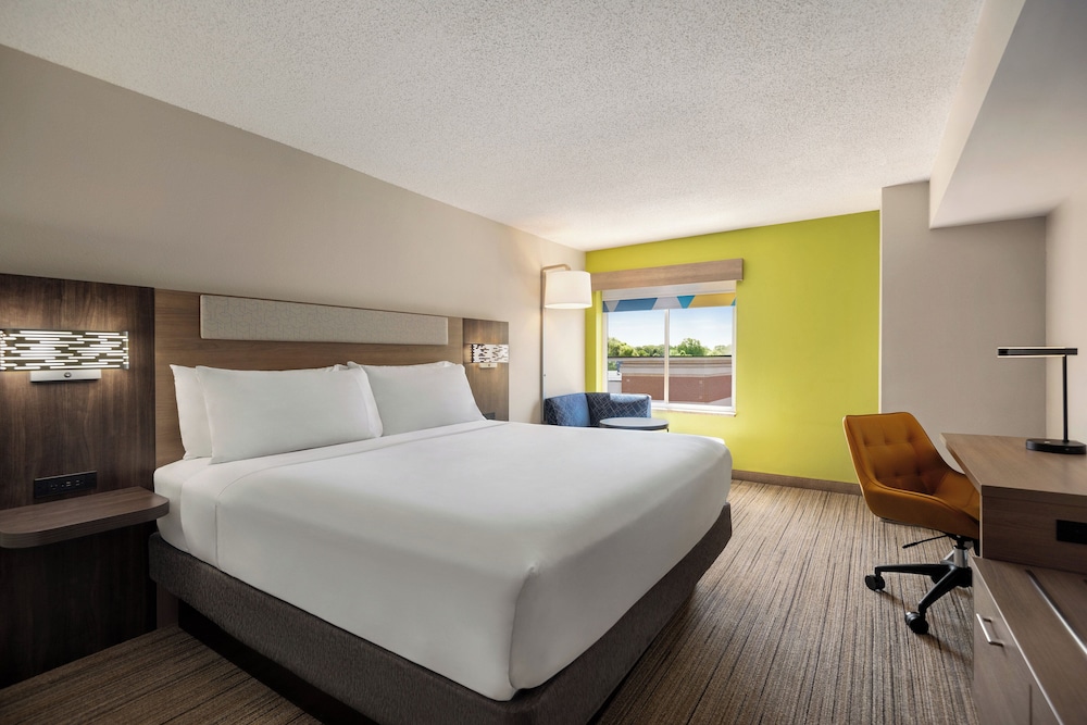 Holiday Inn Express Hotel & Suites Fredericksburg by IHG - photo 15
