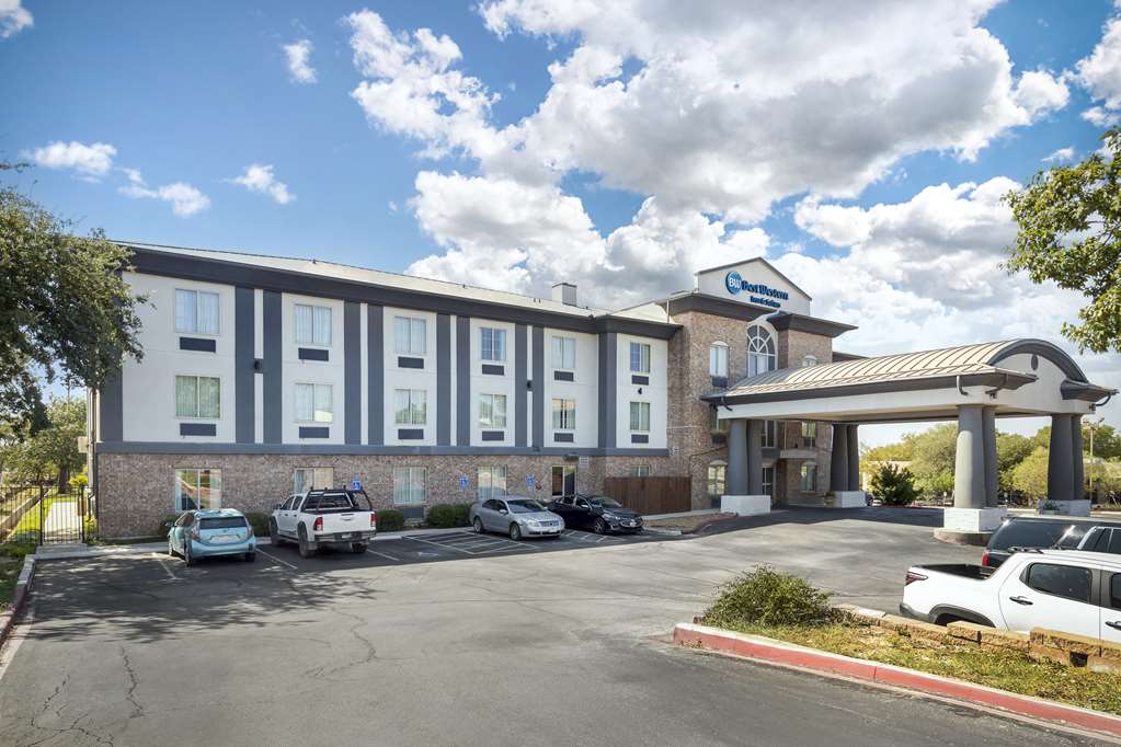 Best Western Medical Center North Inn & Suites Near Six Flags - photo 10