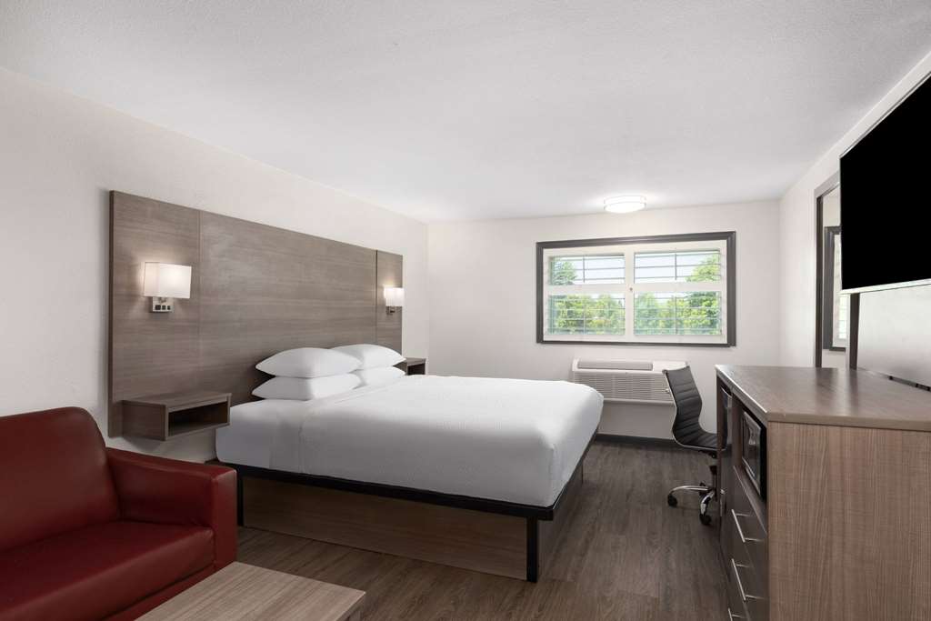 Ramada by Wyndham Medford Airport North - photo 29