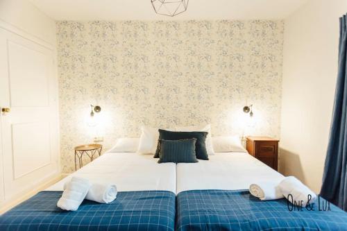 O&L Aire Spacious and Bright Apartment in the Heart of Seville — 4-Star Luxury Hotel in Sevilla, Spain