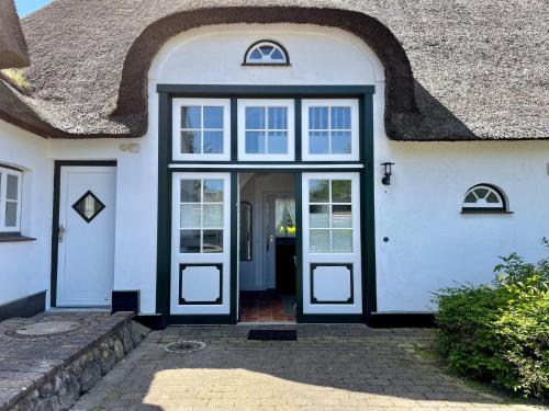 Landhaus Tons 2 Jan — 4-Star Luxury Hotel in Keitum, Germany