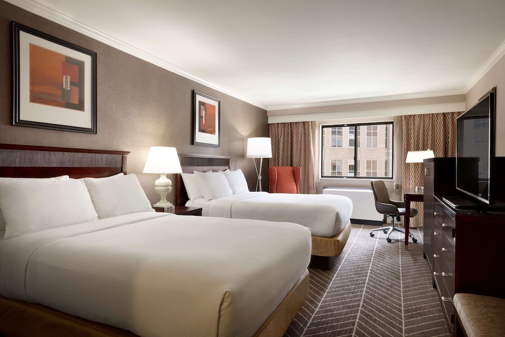 Hilton Arlington - photo 18