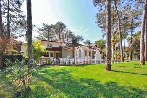 Villa Conchiglia — 4-Star Luxury Hotel in Lignano Sabbiadoro, Italy