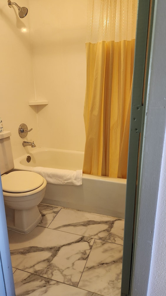 Days Inn by Wyndham Frankfort - photo 7