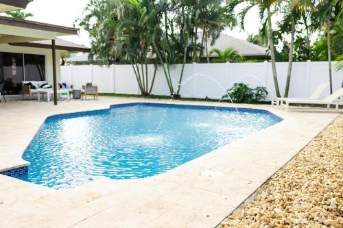 Blu Sky Villa — 4-Star Luxury Hotel in Boynton Beach, United States