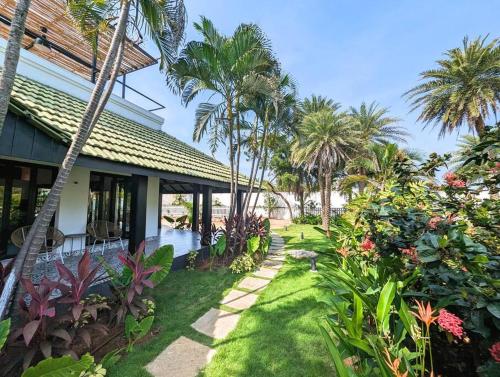 Cove Luxury Beach Villa — 4-Star Luxury Hotel in Seven Pagodas, India