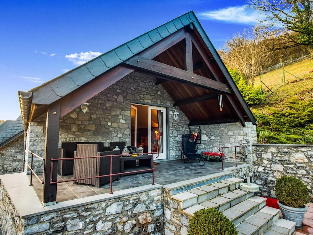 Luxury Pool Villa in Sosoye — 4-Star Luxury Hotel in Anhee, Belgium