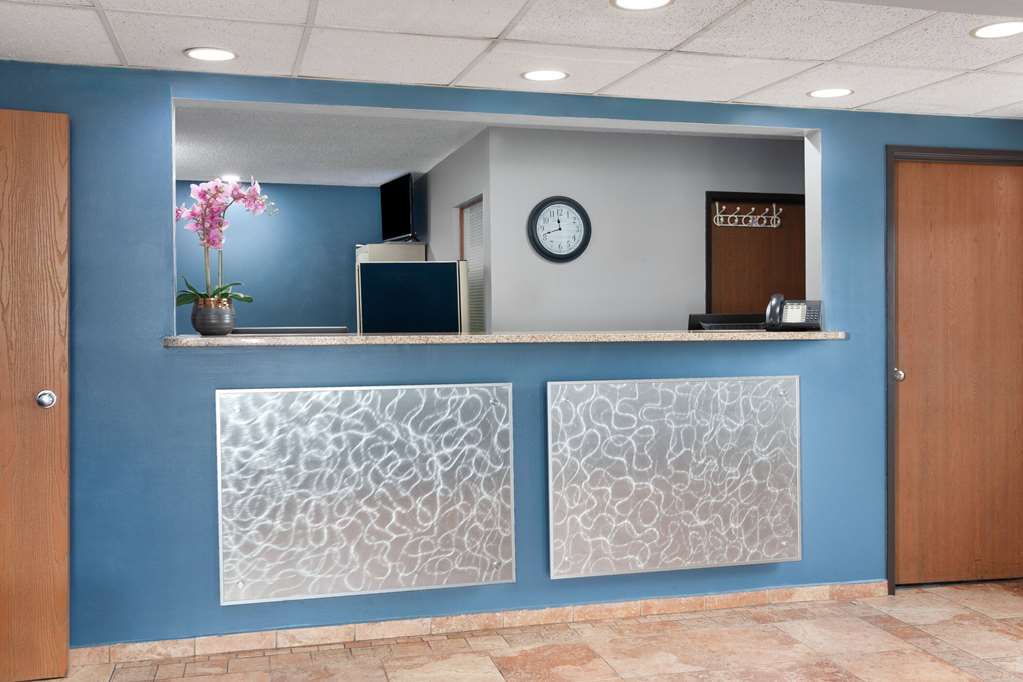 Super 8 by Wyndham Sun Prairie Madison E - photo 11
