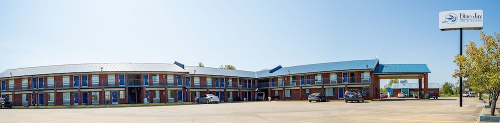 Blue Jay Inn and Suites - photo 37