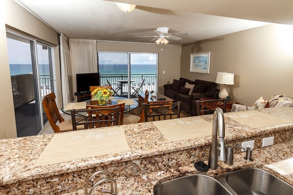Pelican Isle 401 by RedAwning - photo 4