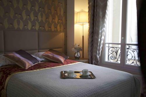 Saint Honore Apartment — Paris — photo 4
