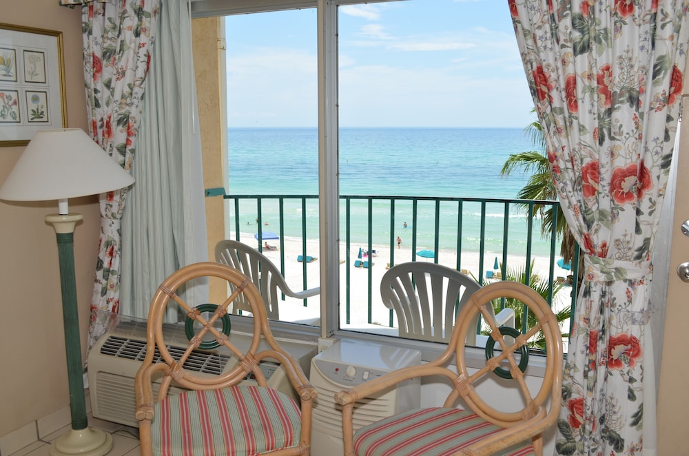 Days Inn by Wyndham Panama City Beach Beachfront Resort - photo 29