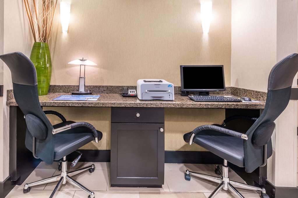 Days Inn & Suites by Wyndham Mineral Wells - photo 16