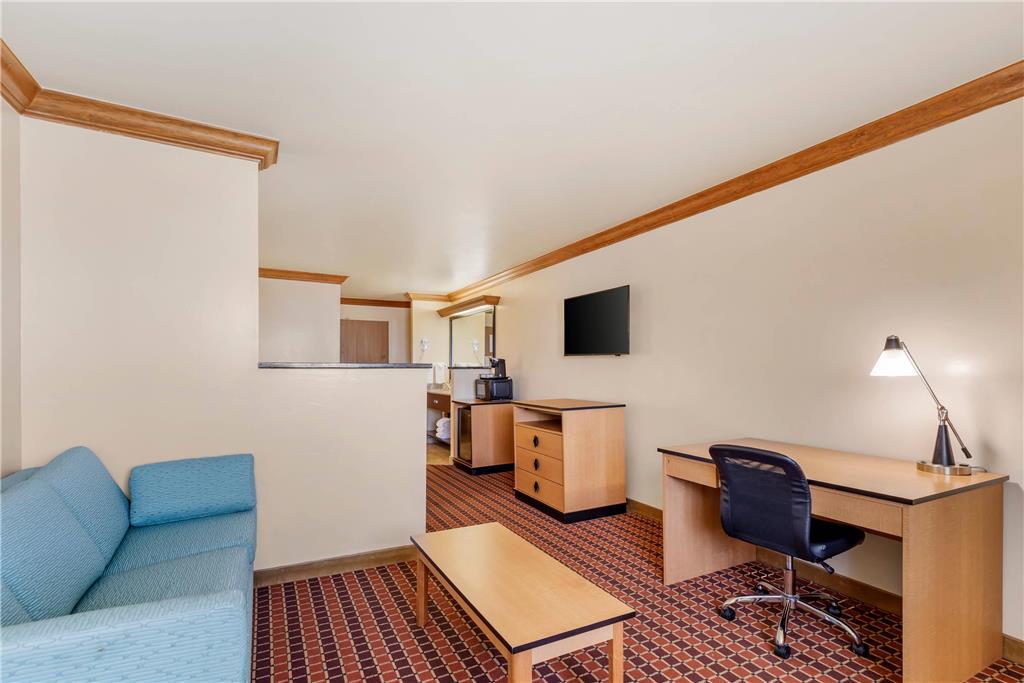 Quality Inn & Suites Denver Airport Gateway Park - photo 18