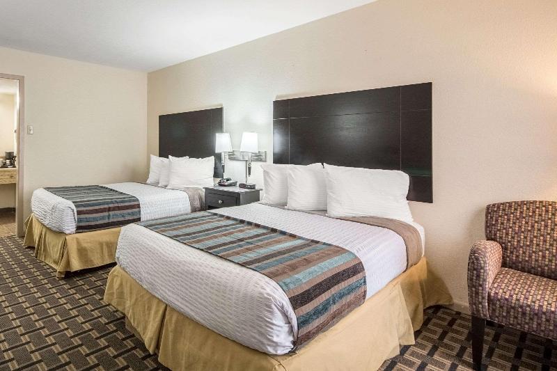 Rodeway Inn University Downtown - photo 32